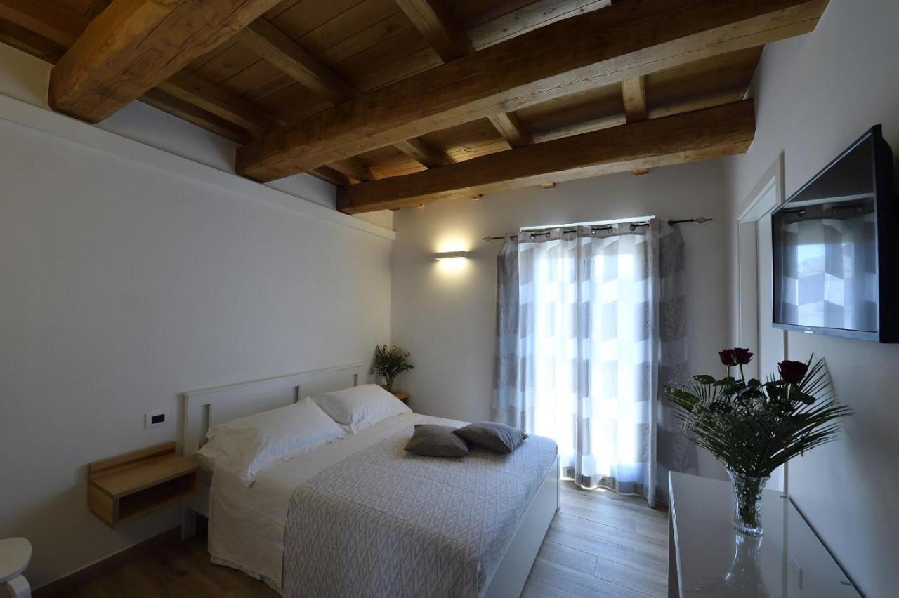 Le Benedettine Affittacamere Relais Fondi Zewnętrze zdjęcie