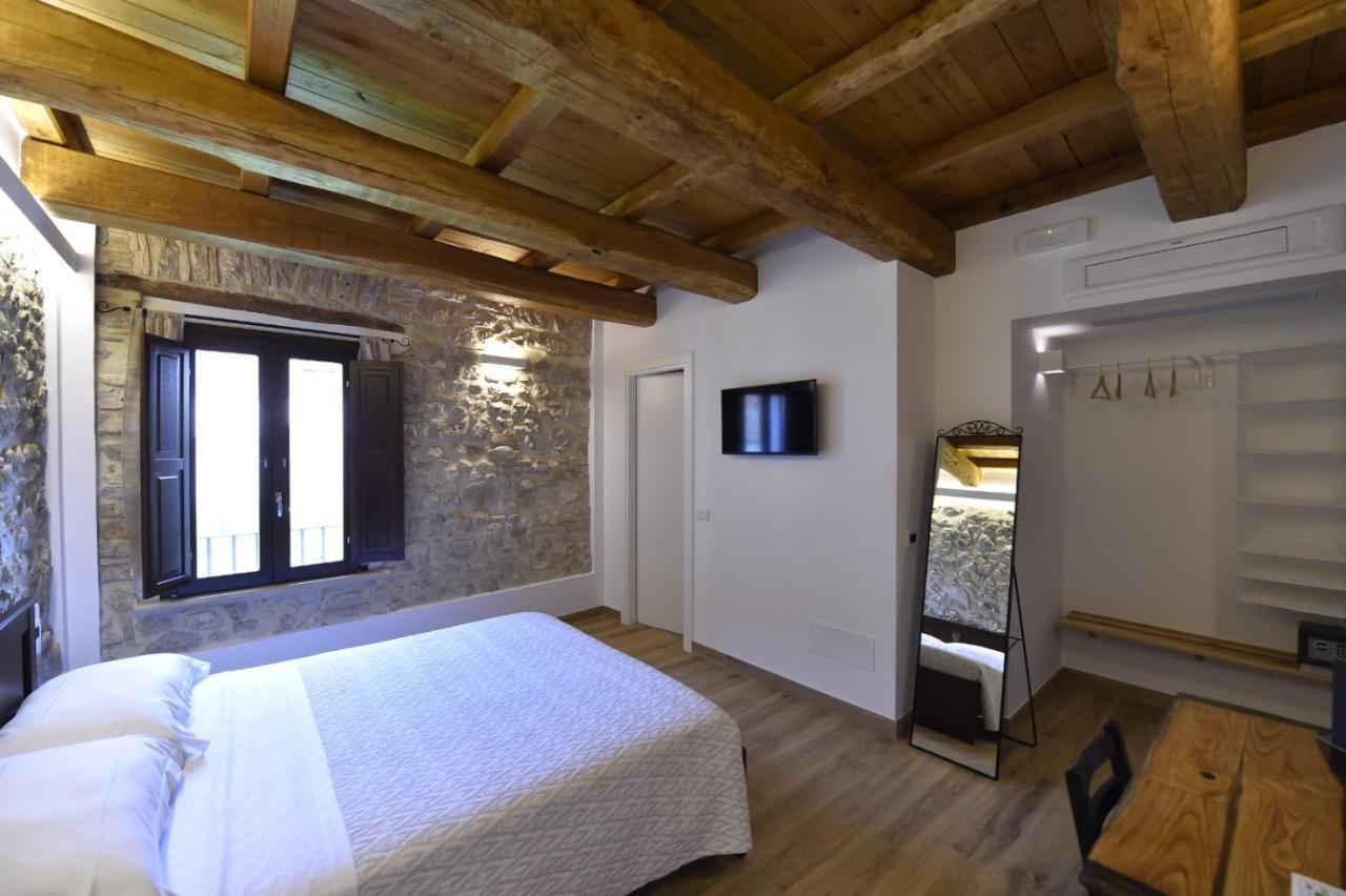 Le Benedettine Affittacamere Relais Fondi Zewnętrze zdjęcie